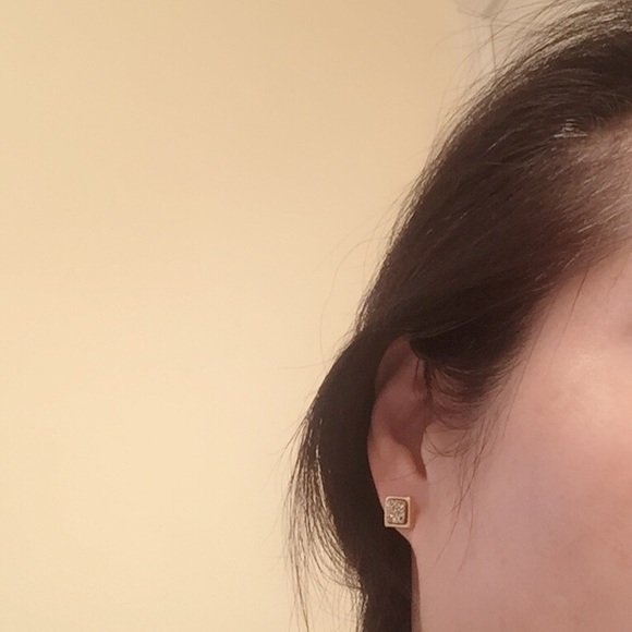 Post Earring - Picture 2 of 2
